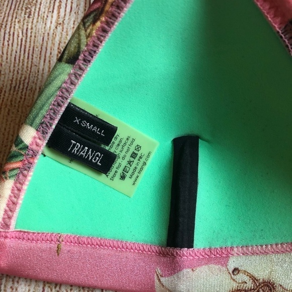 Triangl Floral Bikini Top ✨ - Picture 6 of 6